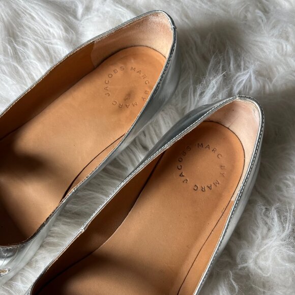 Marc by Marc Jacobs Silver Leather Ballet Maryjane Pointed Toe Flats - Picture 3 of 8